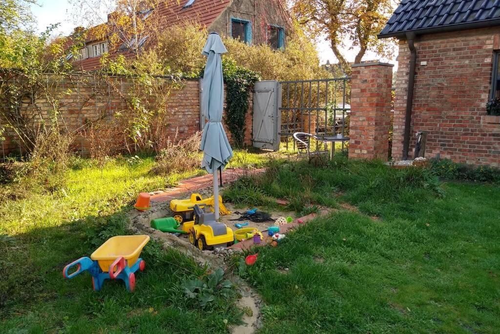 Ferienwohnung In Peetzig Am See Ангермюнде Екстериор снимка